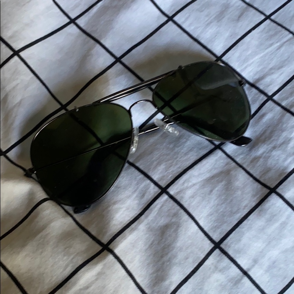 Aviator sunglasses with top brow bar